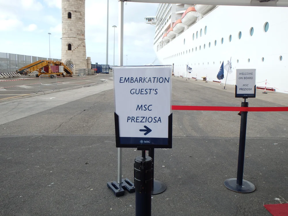 【MSCクルーズ・冬の地中海 初めてのクルーズ旅行記 ブログ 39】ローマ・チベタベッキア港からMSCプレチオーサに乗船!