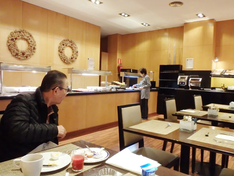 [初海外の両親を連れて冬の地中海クルーズ旅行記32] 3日目・母、今日も絶好調!バルセロナ・アバ・ガーデンホテルの朝食