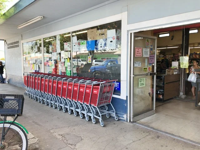 [ハワイ最後の楽園「モロカイ島」旅行記22] 日曜日も開いているモロカイ島のスーパーマーケットMisaki's Storeミサキストアー
