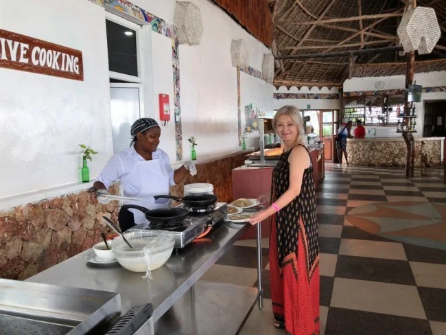 [北欧とアフリカを巡る年末年始の冒険旅行記：ザンジバルビーチ編19] レストランで朝食