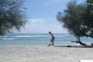 [インドネシアのパリピ秘境・ギリ島旅行記46] トラワンガン島北部の海をビーチからシュノーケルしてみる。