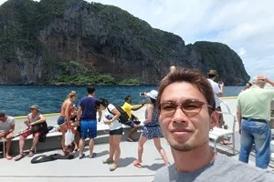 [タイの秘境・ピピ島とプーケットを巡る旅行記20] ピピ島に上陸。あれ?なんかめっちゃ人多くない?w