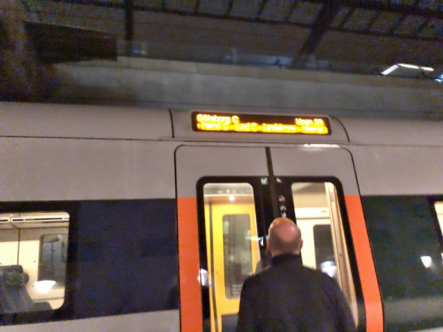 人生初めての列車で国境越え パスポートチェックでつまみ出されてる人も スウェーデンとデンマーク 旅行記 ブログ マイルでビジネスクラス無料 北欧のクリスマス 28 前編 メジャートリップ 旅行 生活ブログ