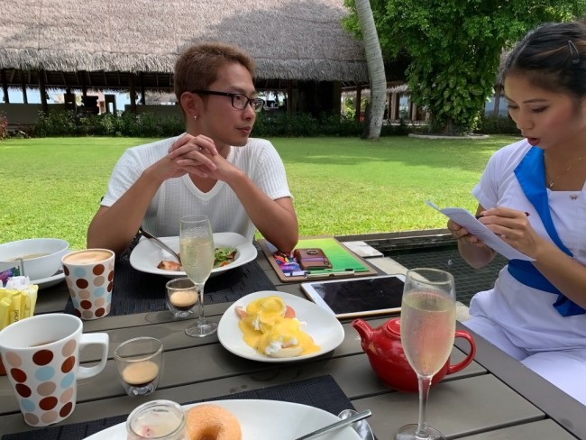 W リトリート & スパ モルディブ 朝食ビュッフェ
