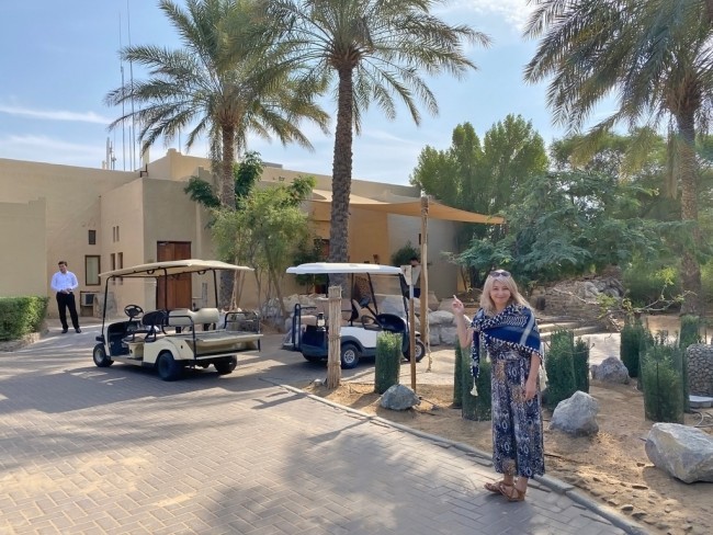 アルマハ  ドバイ Al Maha 砂漠のホテル