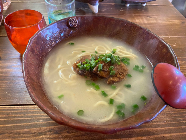 沖縄そば いしぐふー 本店