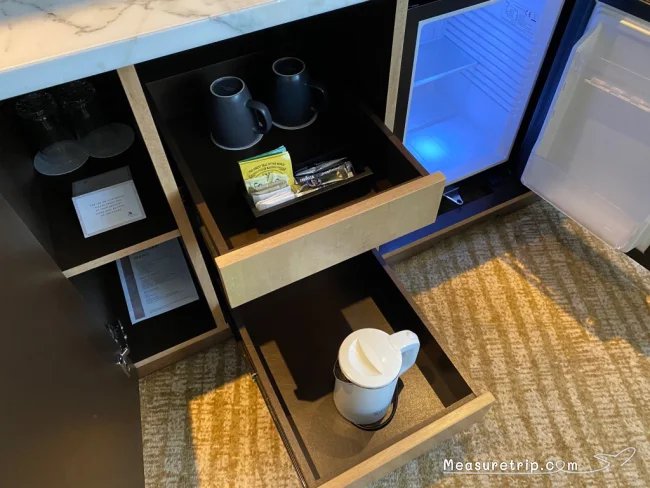 シンガポール マリオット タン プラザ ホテル 部屋 スイートルーム