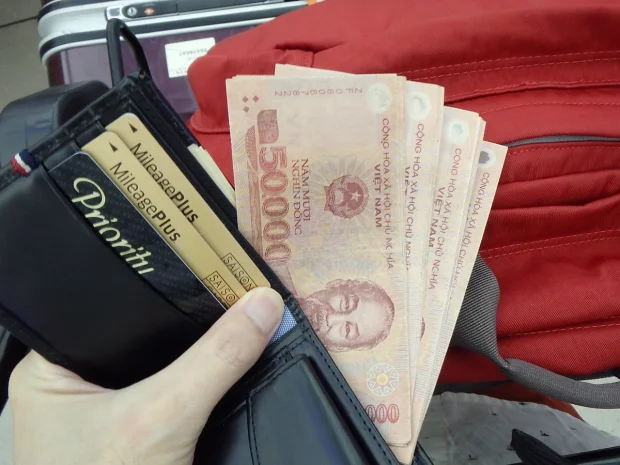 [ベトナム・ホイアン旅行記15] 1日目・関西国際空港での両替と海外旅行用の財布