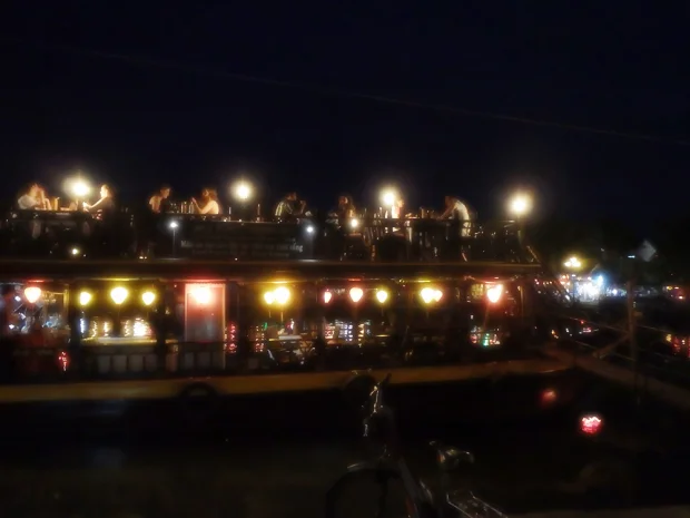 ベトナム・ホイアンの川に浮かぶレストラン Floating Boat