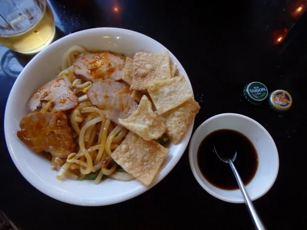 [ベトナム・ホイアン旅行記30] 2日目・ホイアンの安くて美味しいお店Yellow River Restaurant 黄河で休憩
