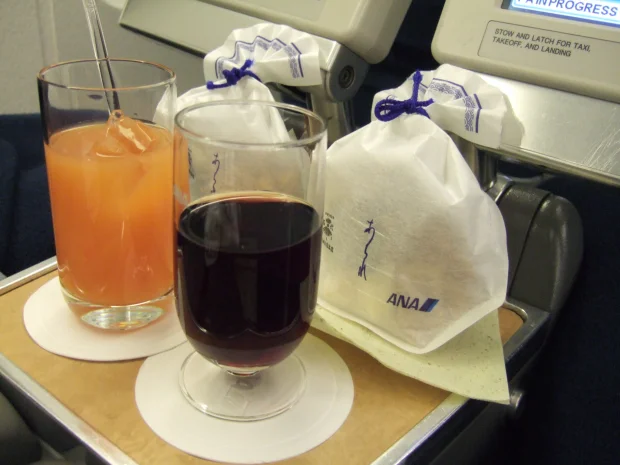 [初めてのビジネスクラスでハワイ旅行記8] ビジネスクラスの機内食