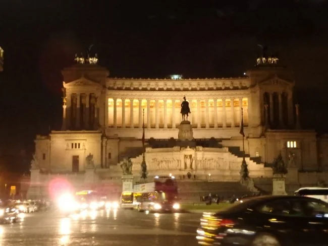 [初めての冬の地中海クルーズ旅行記33] 市バスに乗ってH10 Roma Cittaホテルへ