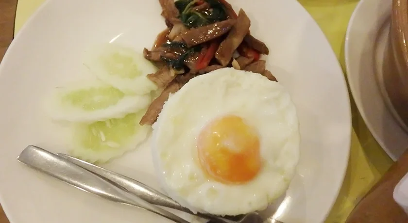 [ゴールドコーストの絶景ビーチへ格安GW旅行記11] 1日目・タイ飯屋で晩ごはん。。。