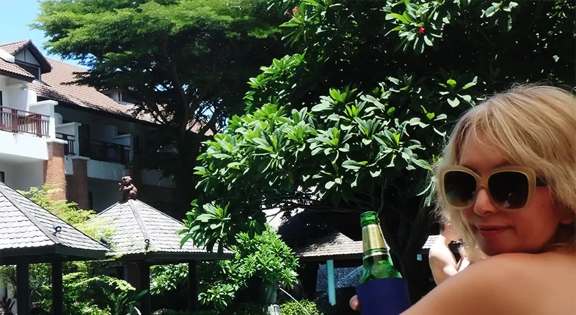[夫婦で行くタイ・パタヤ旅行記12] ウッドランドホテル＆リゾート・パタヤのプール