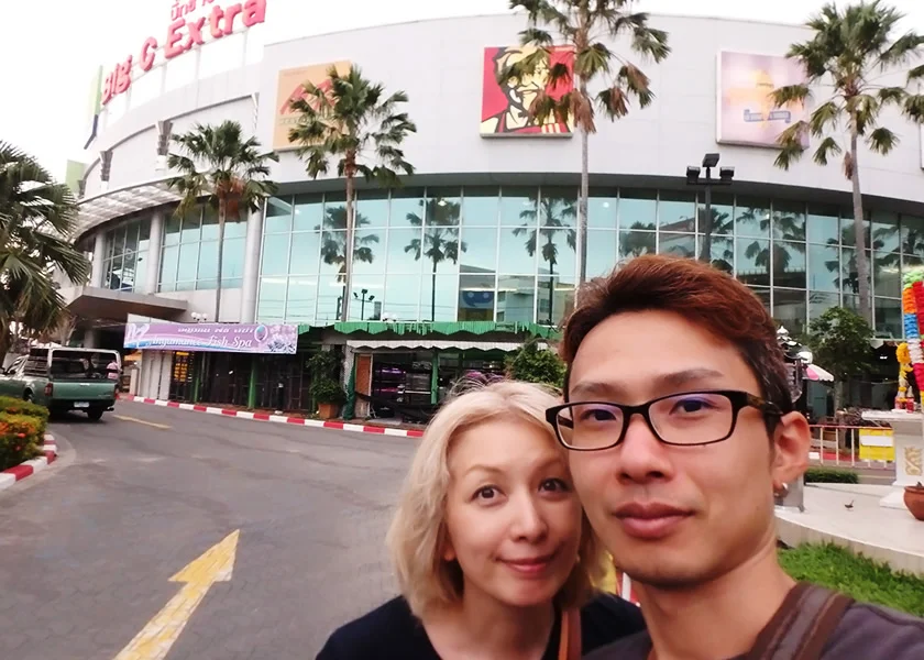 [夫婦で行くタイ・パタヤ旅行記22] パタヤの地元のフードコートは安い!