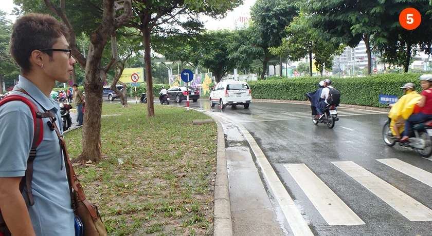 [雨季で格安！ベトナム・フーコック島旅行記21] ベトナムの大通りで命がけの道路横断(パークソンCTプラザまでの歩き方)