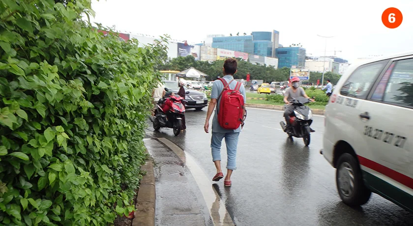 [雨季で格安！ベトナム・フーコック島旅行記21] ベトナムの大通りで命がけの道路横断(パークソンCTプラザまでの歩き方)