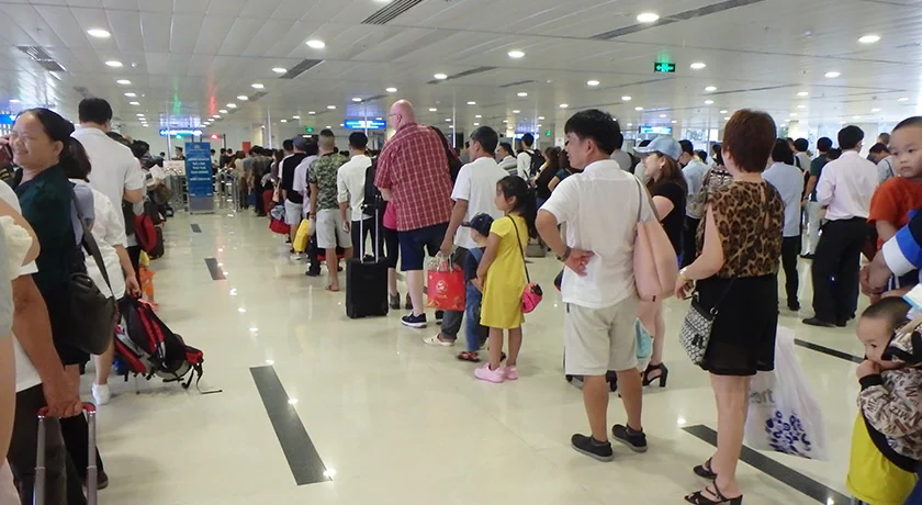 [雨季で格安！ベトナム・フーコック島旅行記24] ベトナムホーチミン空港・国内線・ロータスラウンジのレビュー