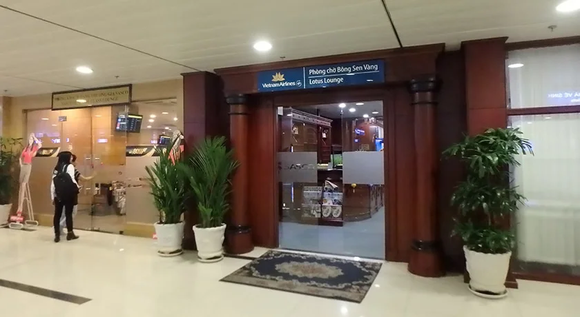 [雨季で格安！ベトナム・フーコック島旅行記24] ベトナムホーチミン空港・国内線・ロータスラウンジのレビュー
