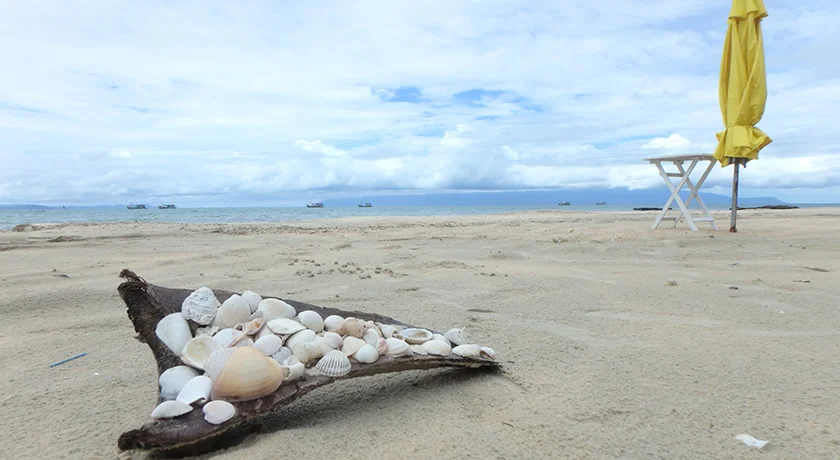 [雨季で格安！ベトナム・フーコック島旅行記33] ホテルのお昼ご飯とスコール
