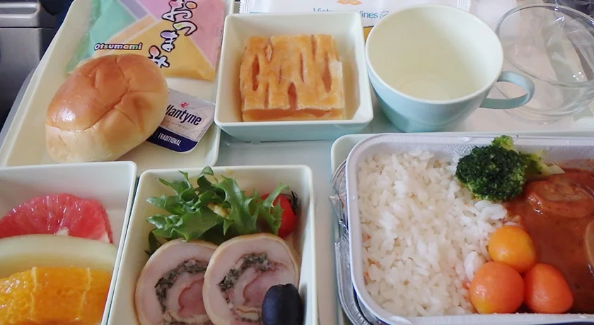 [常夏のシンガポール・クリスマス旅行記11] ベトナム航空 VN321便はエアバスA350＆機内食
