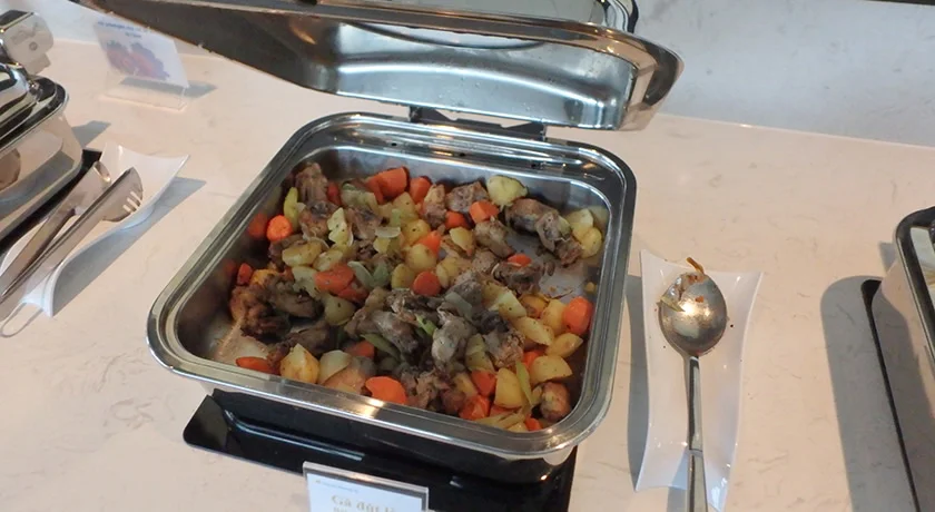[常夏のシンガポール・クリスマス旅行記13] 時間がなくてもラウンジでスイカは食べる