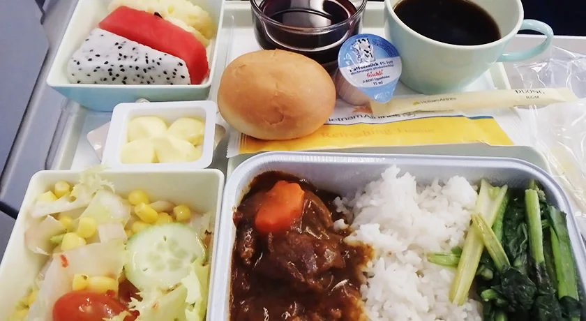 [常夏のシンガポール・クリスマス旅行記14] ベトナム航空VN659の機内の様子と機内食レビュー