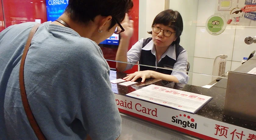 [常夏のシンガポール・クリスマス旅行記15] シンガポールでプリペイドSIMを買う