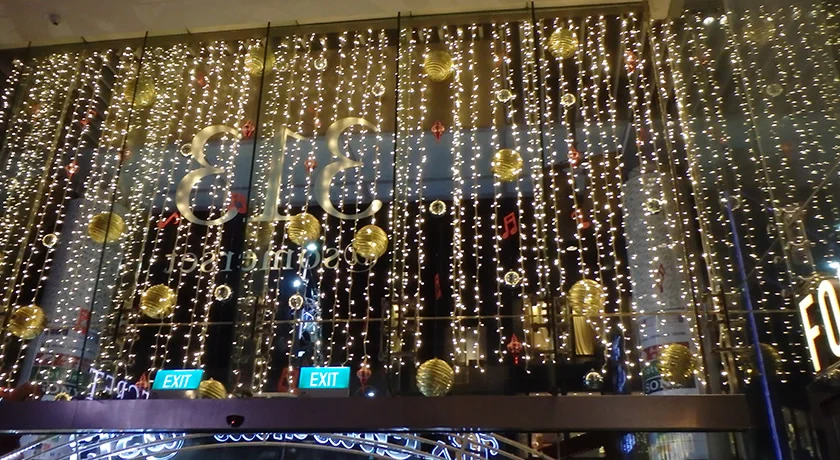 [常夏のシンガポール・クリスマス旅行記20] まずはイルミネーションを見に行こう！シンガポール・オーチャード通り午前0時