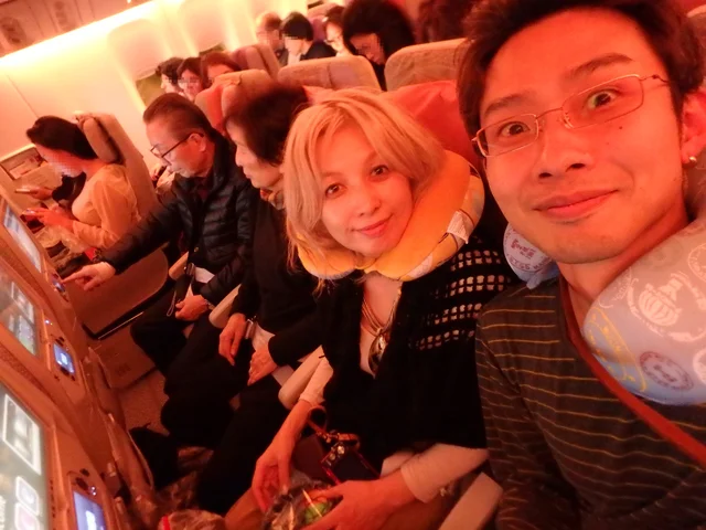 [初海外の両親を連れて冬の地中海クルーズ旅行記19] 1日目・EK317便の席の広さとアメニティ&機内の設備