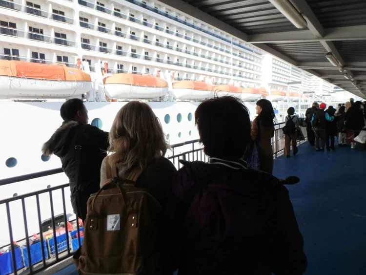 [初海外の両親を連れて冬の地中海クルーズ旅行記34] 3日目・MSCクルーズ スプレンディダ号に乗船!