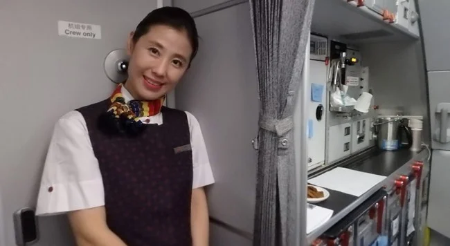 [LAからメキシコクルーズ＆ディズニーランド旅行記14] 中国国際航空CA928(NH5723 / ANAとの共同運行)のエコノミーの機内の様子 | 搭乗記