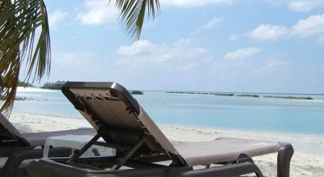 [インドネシアのパリピ秘境・ギリ島旅行記3] ホテル探し。あれ?乗継便、次の日なの?