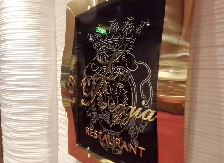 [初海外の両親を連れて冬の地中海クルーズ旅行記60] 6日目・下船前の朝食はメインレストラン「La Reggia(ラ・レッジア)」でのんびり