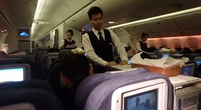 [LAからメキシコクルーズ＆ディズニーランド旅行記18] 中国国際航空CA983便(B777-300ER)のエコノミーの機内と機内食 | 搭乗記