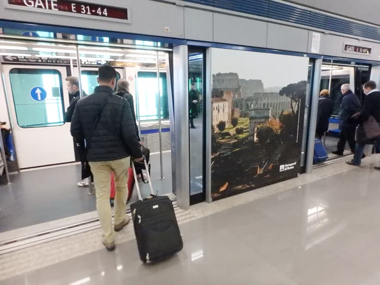 [初海外の両親を連れて冬の地中海クルーズ旅行記63] 6日目・ローマ・フィウミチーノ空港からエミレーツ航空EK-098便に搭乗