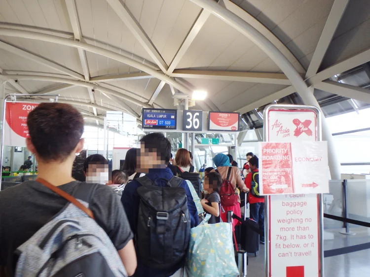 [インドネシアのパリピ秘境・ギリ島旅行記7] 1日目・エアアジアX D7 533便に搭乗!ホットシートは超快適♪