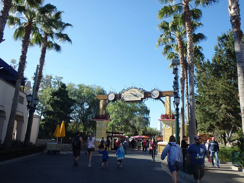 [LAからメキシコクルーズ＆ディズニーランド旅行記58] カーズランド・V8カフェで朝食