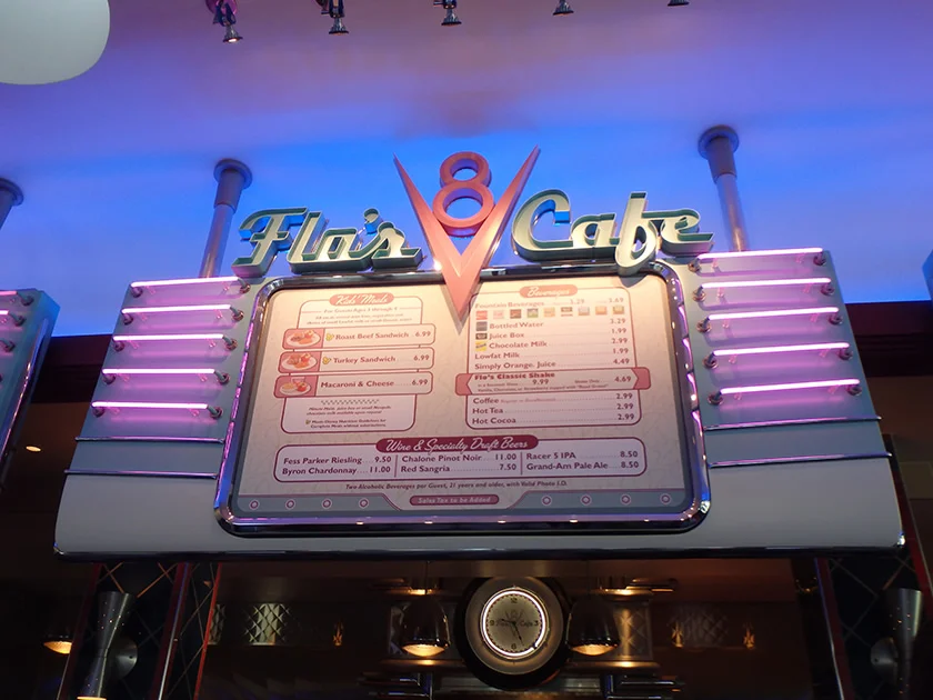 [LAからメキシコクルーズ＆ディズニーランド旅行記58] カーズランド・V8カフェで朝食