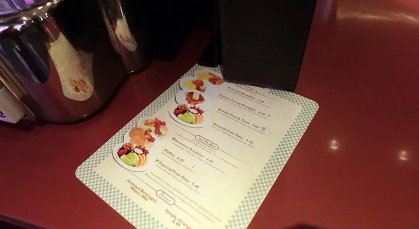 [LAからメキシコクルーズ＆ディズニーランド旅行記58] カーズランド・V8カフェで朝食