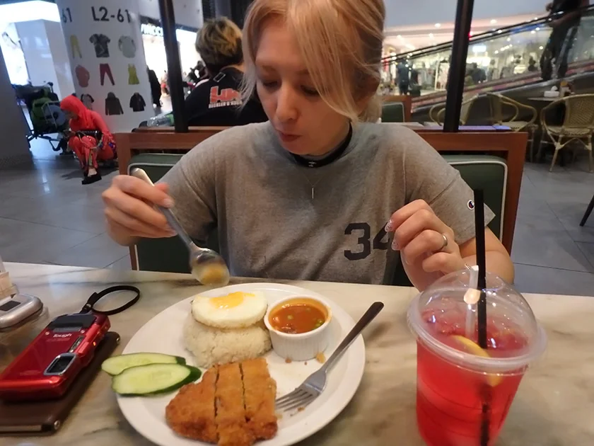 [インドネシアのパリピ秘境・ギリ島旅行記13] 1日目・KLIA2でマレーシア料理を食べる。