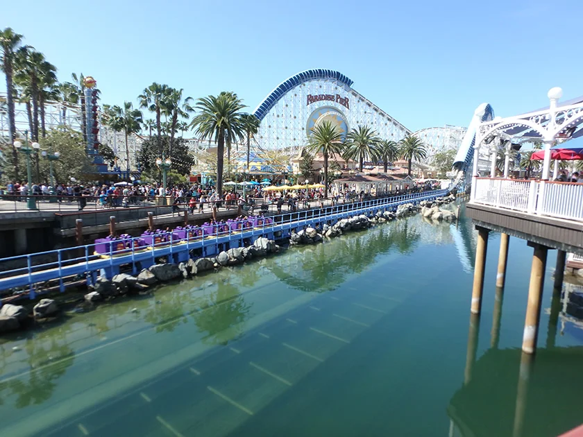 [LAからメキシコクルーズ＆ディズニーランド旅行記59] World of Color というアトラクションのファストパスをゲットする