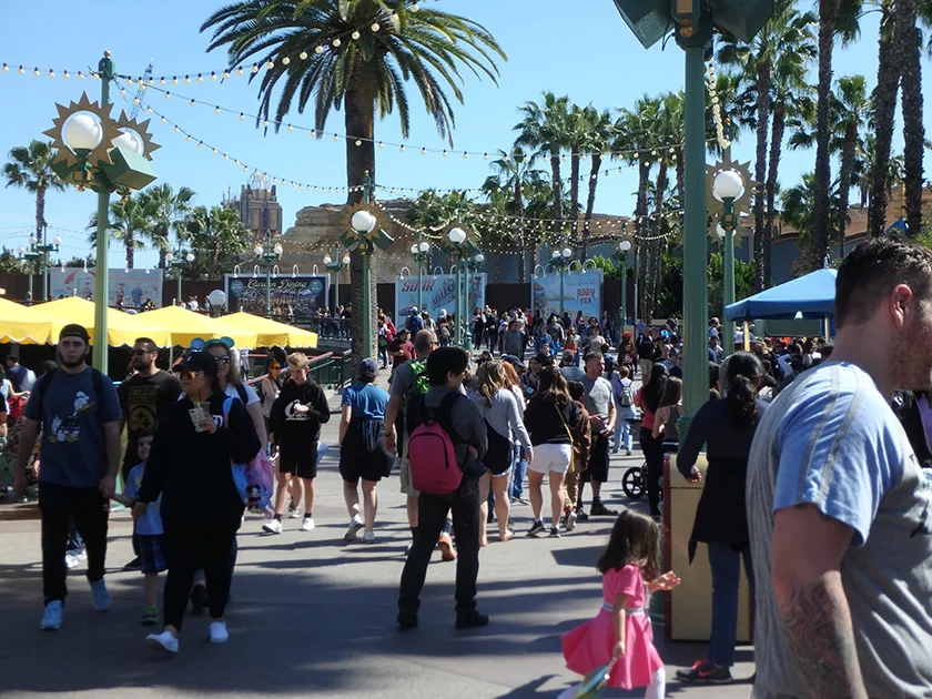 [LAからメキシコクルーズ＆ディズニーランド旅行記59] World of Color というアトラクションのファストパスをゲットする
