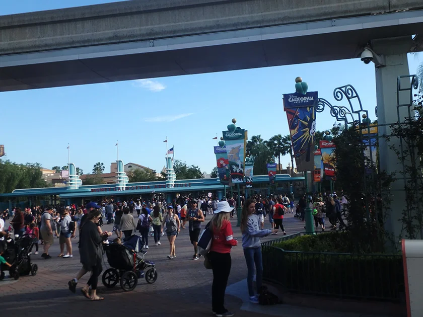 [LAからメキシコクルーズ＆ディズニーランド旅行記62] ミッキーのサウンドセーショナル・パレード