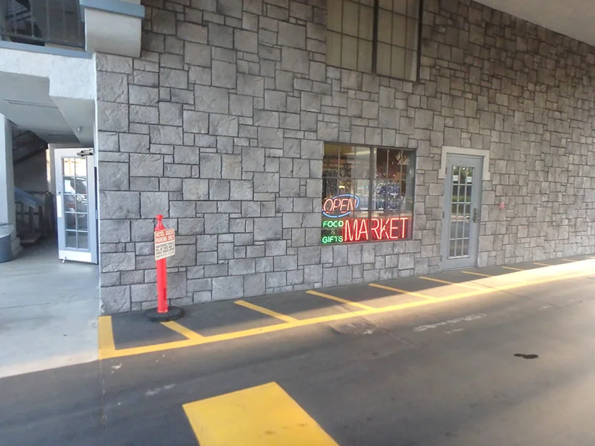 [LAからメキシコクルーズ＆ディズニーランド旅行記63] ディズニーグッドネイバーホテル・Castle Inn And Suites