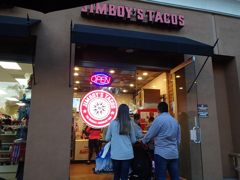 [LAからメキシコクルーズ＆ディズニーランド旅行記64] タコスを食べて夜のディズニーへGO!