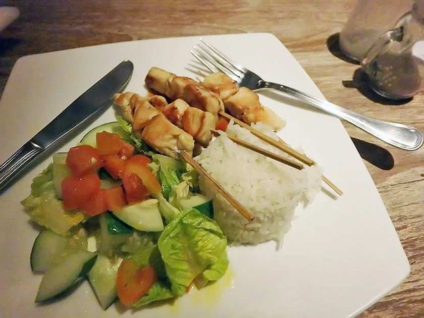 [インドネシアのパリピ秘境・ギリ島旅行記24] 2日目・え!?食ったら寝んの?