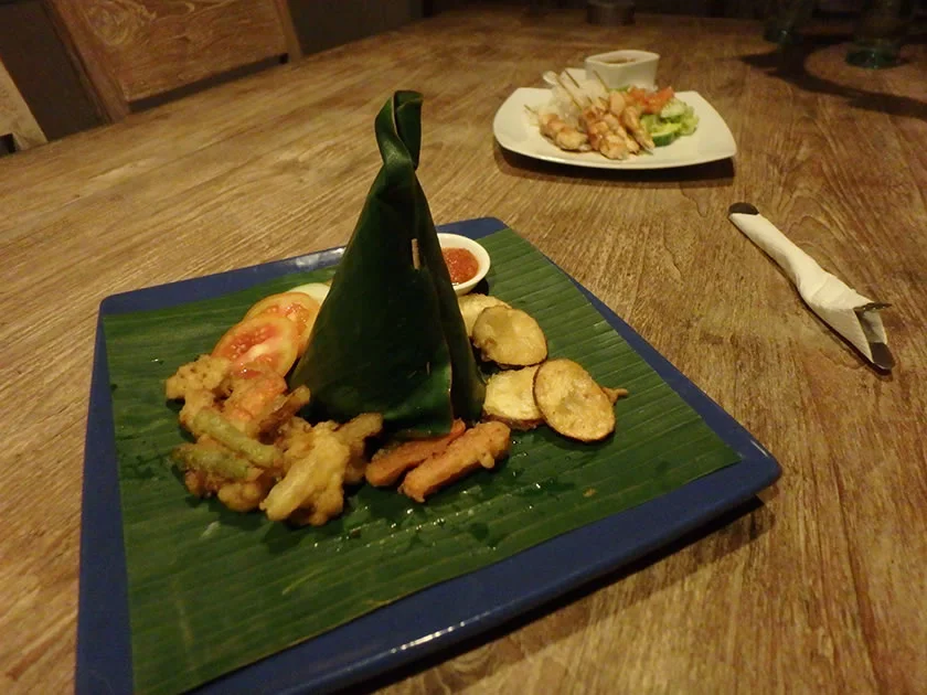 [インドネシアのパリピ秘境・ギリ島旅行記24] 2日目・え!?食ったら寝んの?