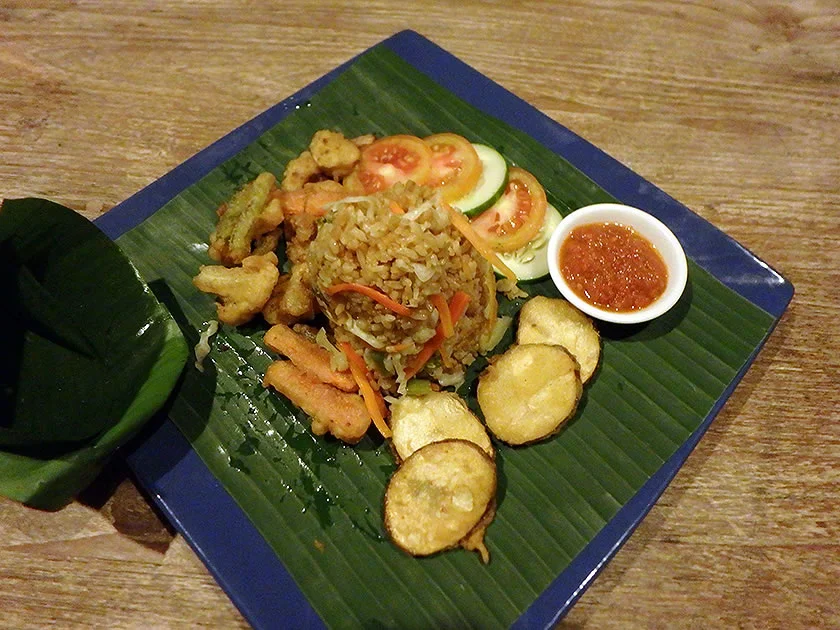 [インドネシアのパリピ秘境・ギリ島旅行記24] 2日目・え!?食ったら寝んの?