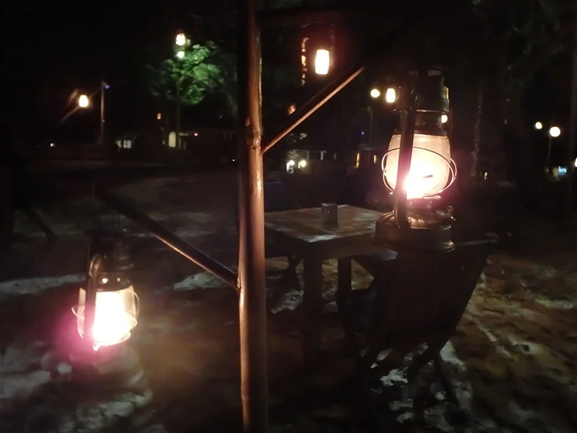 [インドネシアのパリピ秘境・ギリ島旅行記25] 2日目・KARMA KAYAK で2度目の夕食。